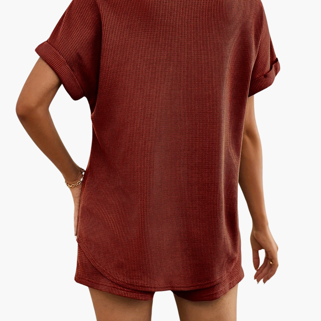 VanBruggen™ | Luchtige tweedelige set – V-hals top en shorts