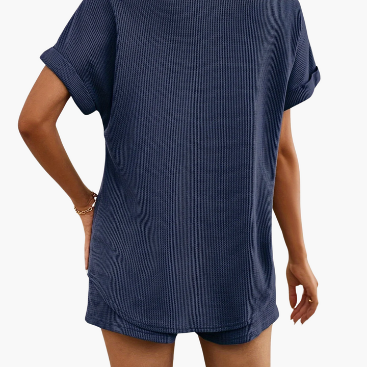 VanBruggen™ | Luchtige tweedelige set – V-hals top en shorts