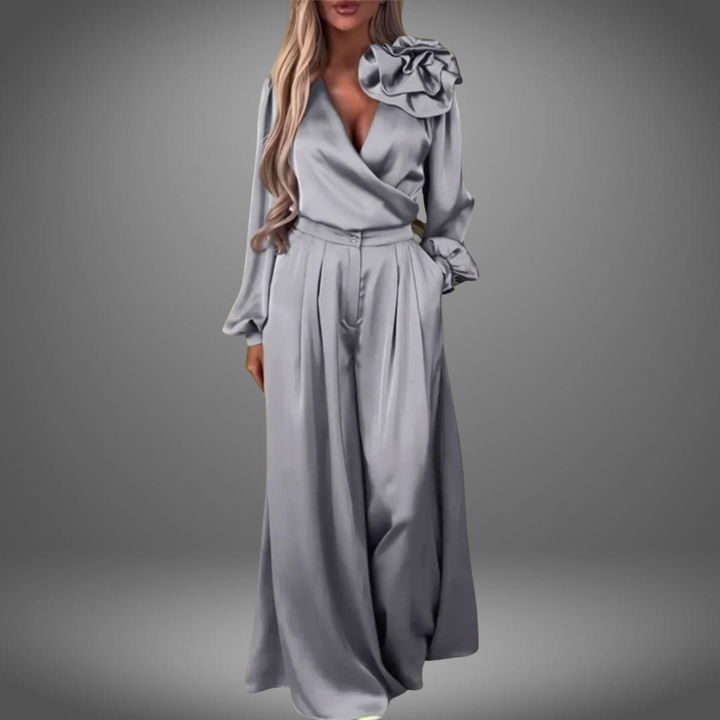 VanBruggen™ | Luxe set met een satijnen blouse en wijde broek