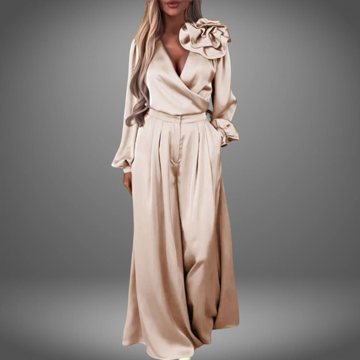 VanBruggen™ | Luxe set met een satijnen blouse en wijde broek
